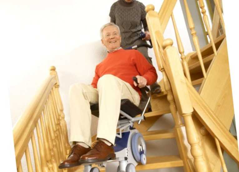 Soluciones para que personas mayores puedan subir escaleras