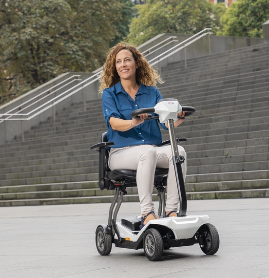 Scooter para Discapacitados con a i-Luna - Mundo Dependencia